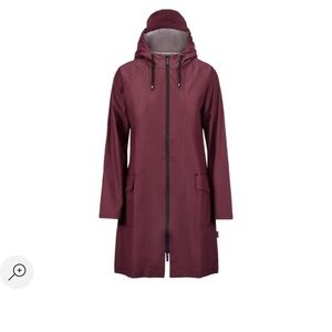 RAINS unisex A-raincoat in BLACK